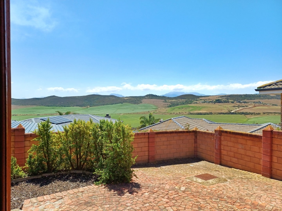 4 Bedroom Property for Sale in Reebok Western Cape